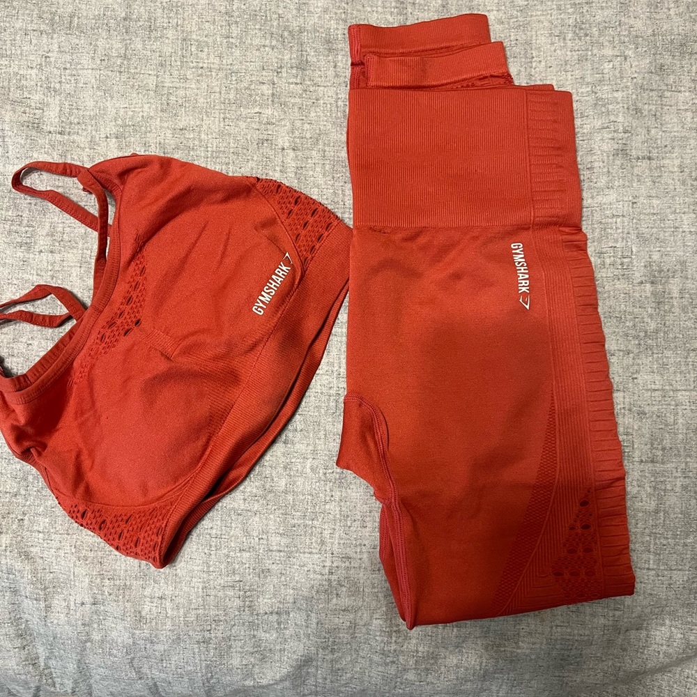 Gymshark Energy Seamless Leggings AND Sports Bra Size Medium
